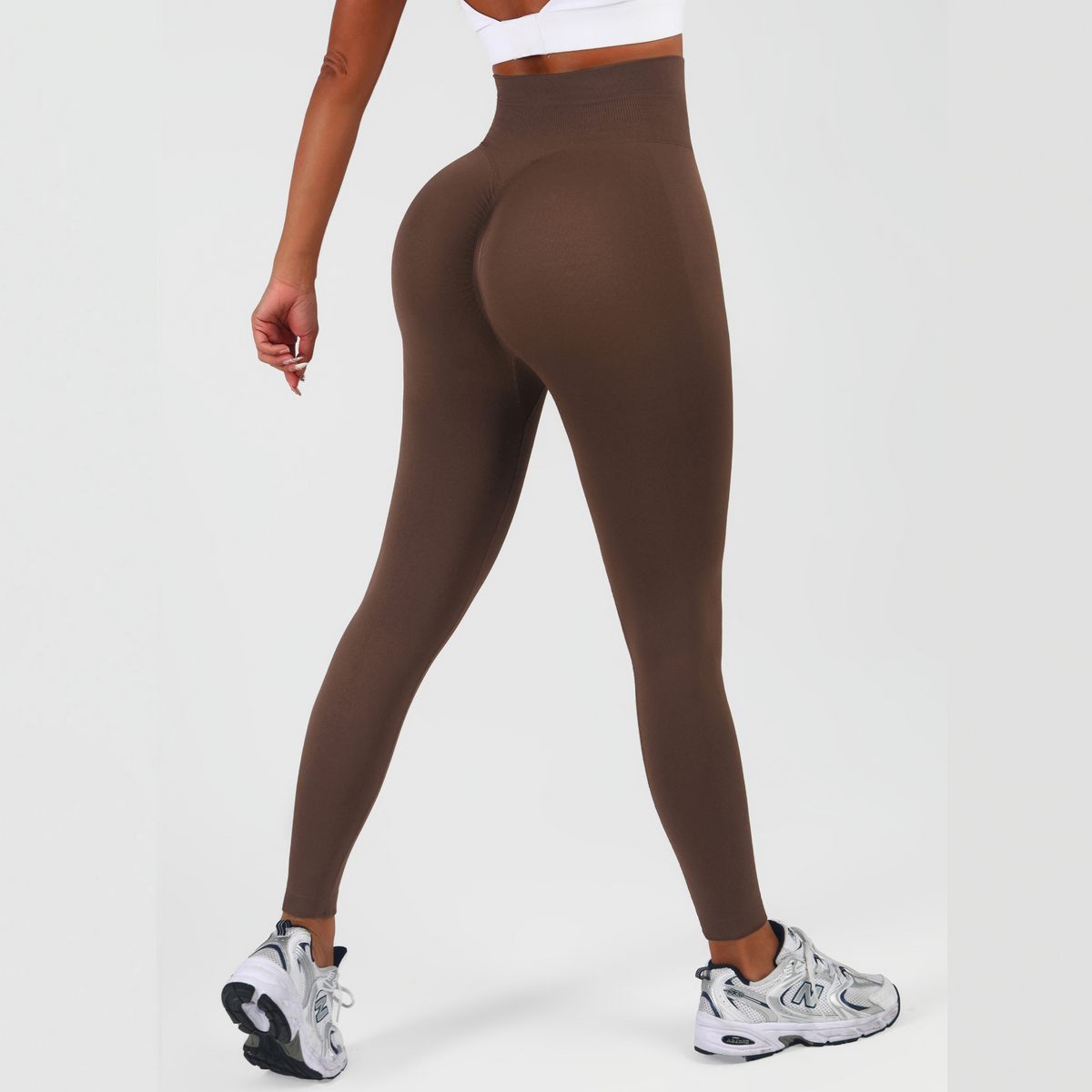 High-waist seamless leggings in coffee, back view